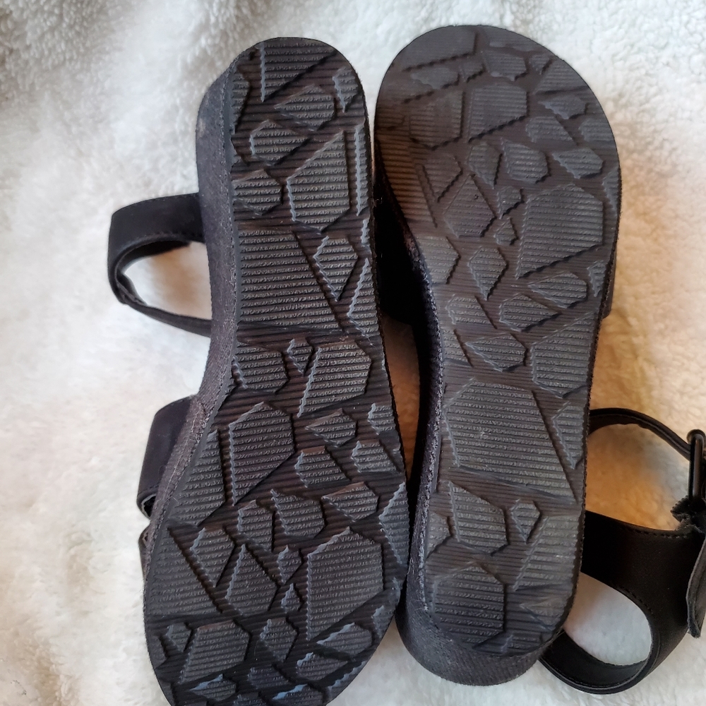 Volcom Sandals - Picture 6 of 8